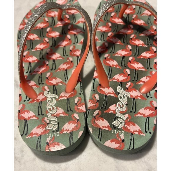 Girls Reef Flip Flops Green w Pink Flamingos Size 11/12 - Picture 3 of 4